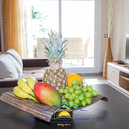 Bea's Seaview Deluxe